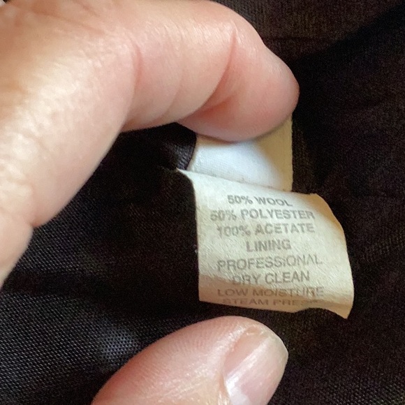 Alfred Dunner black/white plaid blazer with black velvet collar - Picture 14 of 15